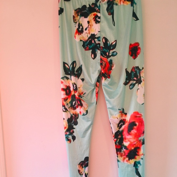 Stretchy Patterned Mint Leggings - Picture 1 of 3